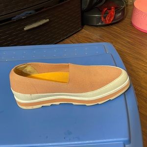 Louise El Cie peach/ beige flat shoe size 8.5